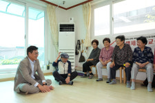 정문헌 종로구청장 경로당 돌며 어르신 복지·건강·여가 한 번에 챙긴다