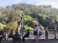 서울 복판에서 폭포를 보며 커피 한 잔…홍제폭포 찾을 또 하나의 이유가 생겼다 [세상&]