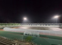 “이건 대박이다” 러너들 난리났다, 운동장에 비닐하우스…어디길래