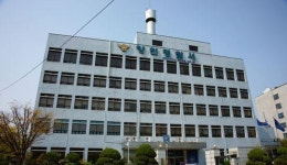 신목동역 교차로서 화물차·시내버스 충돌…3명 병원 이송 [세상&]