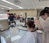 서초 양재1동주민센터 매월 첫째주 수요일 ‘사랑의 미용실’ 운영