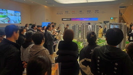 “오픈 첫 주말 인파 줄이어…청약 흥행 예고” ‘아산탕정자이 메트로시티’ 견본주택 북적