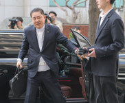 ‘13가지 의혹’ 김병기 경찰 출석…오전엔 차남 출석 [세상&]