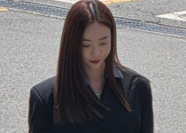 ‘가맹 사기 의혹’ 양정원, 묵묵부답…7시간 경찰 조사뒤 귀가