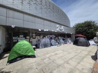 봉남공원 비상급수시설 | 장마까지 대비한다는데, 경찰은 피로감 ‘한계’…탈출구 없는 올림픽공원 [세상&]