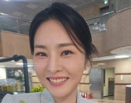 ‘김준호김지민’ 부케 통했나?…코미디언 한윤서, 10월 결혼한다