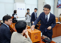 국회 운영위, ‘김태규 제명 촉구 결의안’ 與 주도 처리