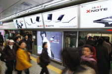 (e-Run 세상)`지하는 LG, 지상은 삼성`(?)