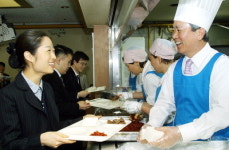 통합 신한銀 영업 첫날..`잔칫집 분위기`