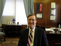 (edaily인터뷰)글렌 허바드 "美 금리인하 필요없다"