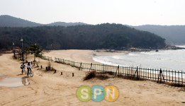 [포토]이민호-구혜선 아름다운 실미해수욕장에서의 데이트