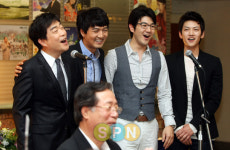 [포토]솔약국집 네 아들의 노래 실력은?