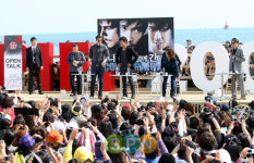 [포토]조쉬-이병헌-키무라, 세명의 미남 배우 등장에 해운대 