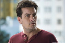 할리우드 배우 찰리 쉰, 가정폭력범 되나?