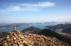 발아래 황홀경을 두고 오르는 사량도 옥녀봉