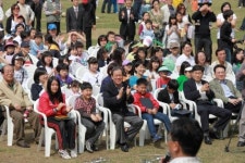 LH, `어린이날 천사들의 잔치` 열어