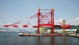 (포토)대한통운, 1700톤짜리 크레인 뱃길로 운반