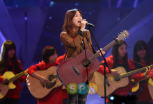 [포토]김보경 ``비코즈 오브 유`로 다시 무대 서요`