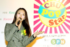 [포토]리사 `제 작품 많이 구경 오세요`