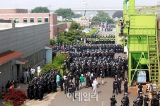 [포토]`유성기업을 가득 메운 공권력`