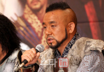 [포토]김규철 `말갈족의 패션 리더`