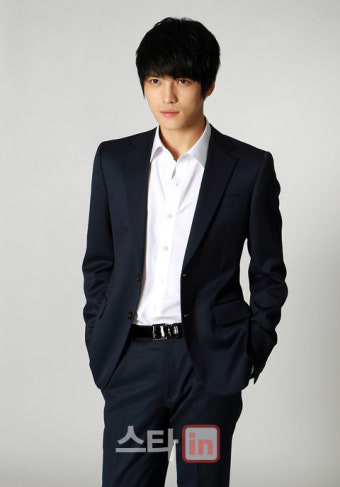 [포토]김재중 `재벌 2세역, 저랑 딱이죠?`