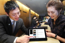 그랜드 인터컨, 갤럭시탭으로 음식 주문 받아