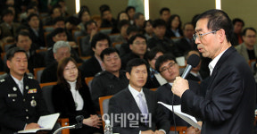 [포토]박원순 서울시장 `가까이서 직원들을 보니 좋네요`