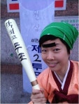 [4.11 총선] 김미화 ‘일자눈썹’으로 투표 마치고 인증샷