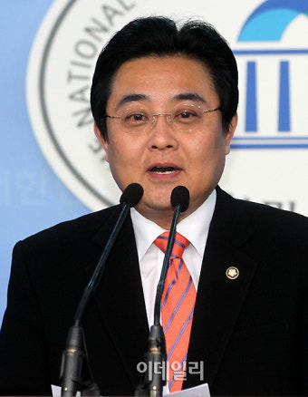 [포토]전병헌, 원내대표 경선 출마 기자회견