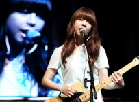 `20세 싱어송라이터` 주니엘 굳은살 생겼어도 내 손 좋아요