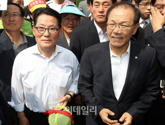 [포토]택시 생존권 사수 결의대회 참석한 박지원과 황우여