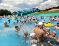[포토]서울랜드 야외수영장 오픈