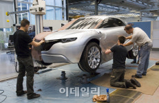 [포토]공중부양 `캡처`, 르노삼성도 비상할까?