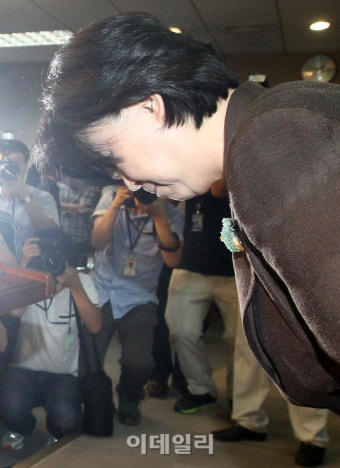 [포토]고개숙인 심상정 전 원내대표 
