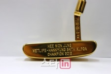 KLPGA 메이저퀸 정희원, 핑골프 순금 퍼터 수상
