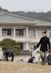 [포토]보안 점검하는 청와대 경비 요원들
