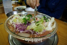 속살 드러낸 연천의 비경, 전흔의 상처마저도 감싸다