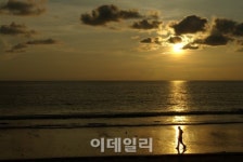 바람도 바다도 황금노을에 멈춰서다, 태국 카오락