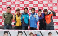 [포토]2PM, 이 노래를 듣고 돌아와 파이팅