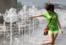 [주말날씨]“토요일엔 우산, 일요일엔 양산 준비하세요”