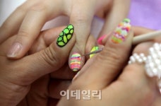 [포토]알록달록 네일아트