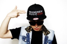 래퍼 산이, JYP 떠나 브랜뉴뮤직으로..신곡 발표