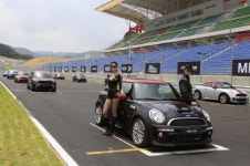BMW 미니, JCW 해치백·쿠페 출시..4500만~4710만원