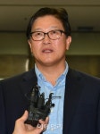 [포토]질문에 답하는 박형일 LG유플러스 상무