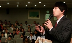 [포토]열강하는 이정복 대표