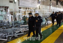 김중수, 부산 중소기업 금융지원 현장점검