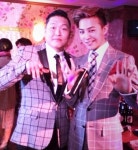 스눕독-싸이-지드래곤 노래방 포착 중년 여성과 블루스 폭소