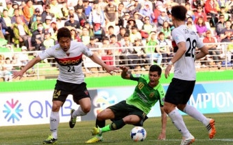 '고무열 결승골' 포항, 전북에 역전승...ACL 8강행 눈앞
