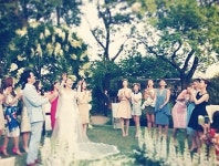 박수진, 엄지원 결혼식 사진 공개 부케 주인공은?